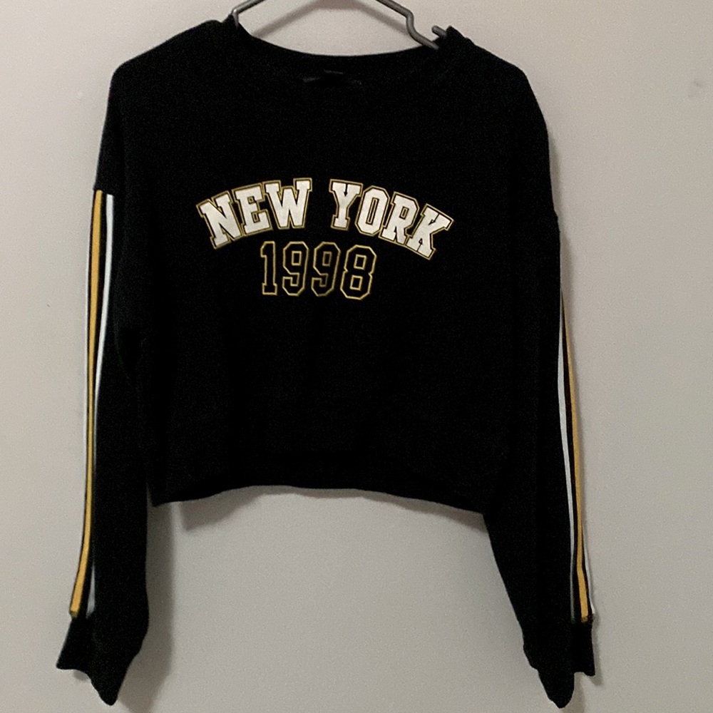 Black Croptop
